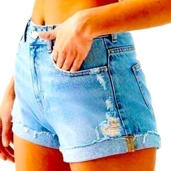PacSun Pants - PacSun lightly distressed frayed cuff jean denim mom shorts 29 gently preloved